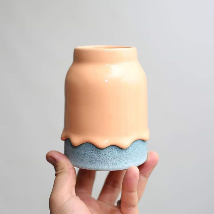 DIY: Keramične skodelice s »prelivajočo« mavrično glazuro