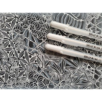 Gel pisala Sakura Gelly Roll beli odtenki | različne debeline – pogled 2