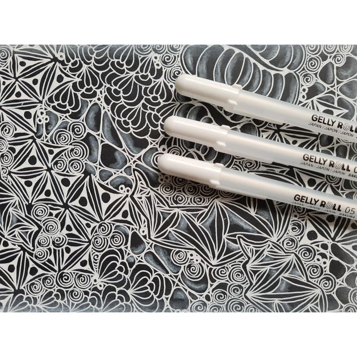 Gel pisala Sakura Gelly Roll beli odtenki | različne debeline – pogled 2