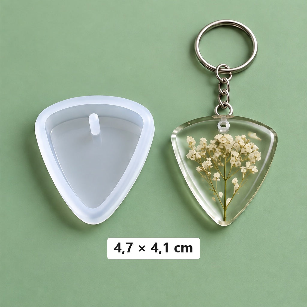 zaobljen trikotnik 4,7 × 4,1 cm + 3 obročki za ključe