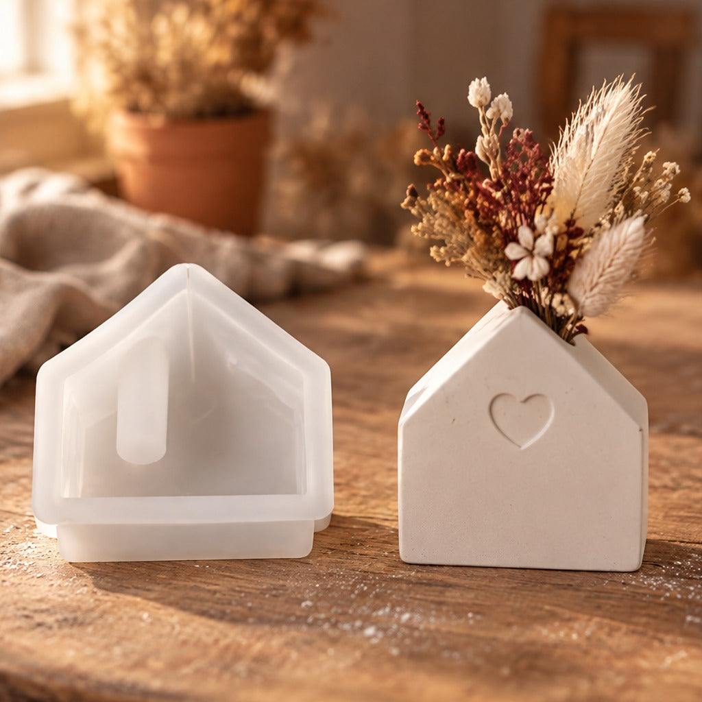 Silikonski model za vlivanje mini vazic za suho cvetje – hišica – 5,1 × 5,9 cm