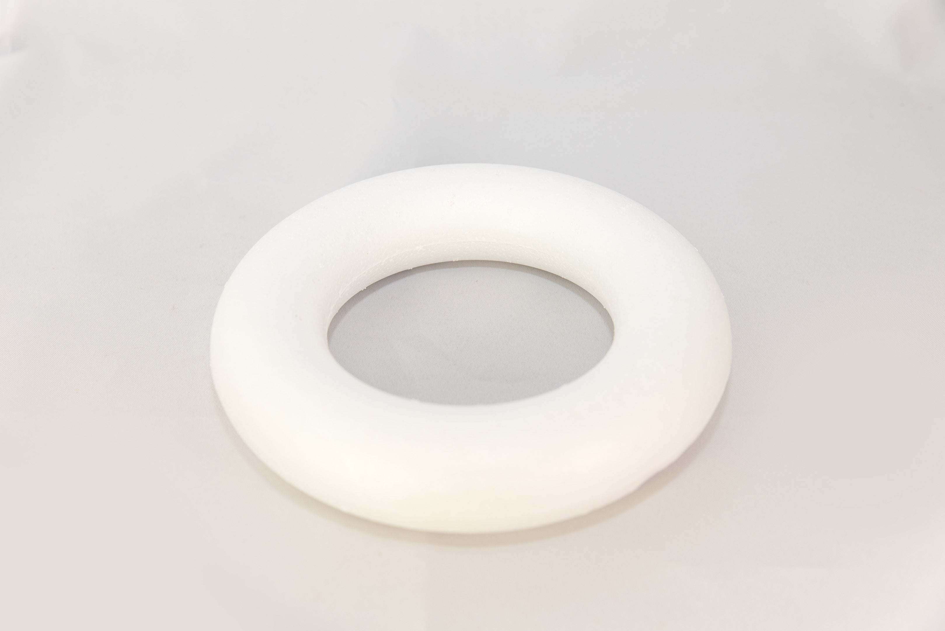 Venec iz stiropora - 22 cm