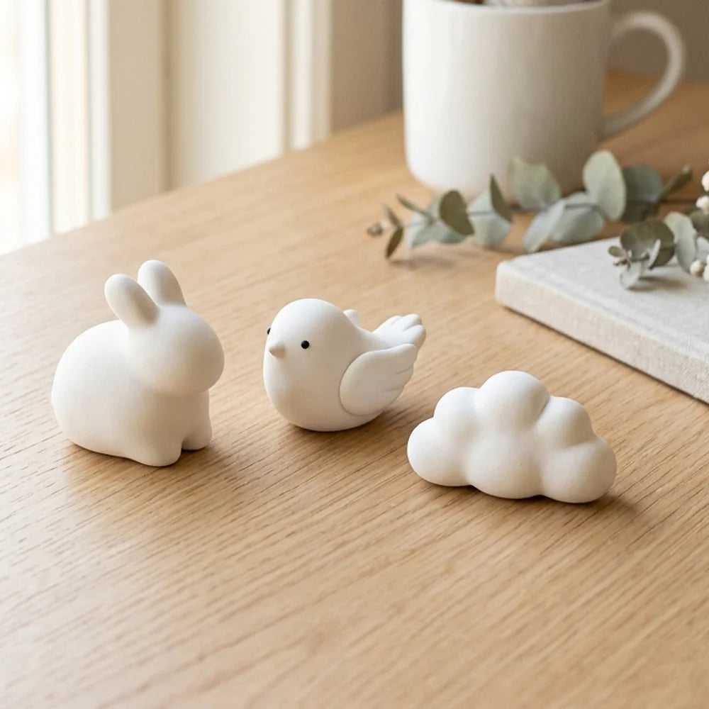 Lahke figurice, oblikovane iz mase Cloudy Clay